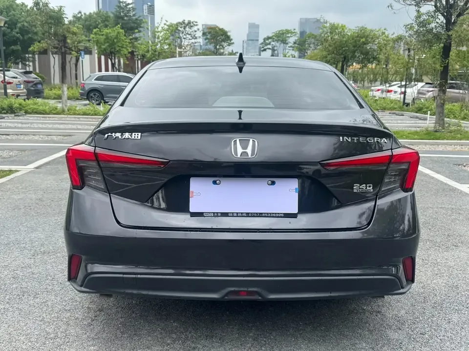 Honda Integra Style 2023 240TURBO CVT Tech Edition 2023 — thumbnail 2