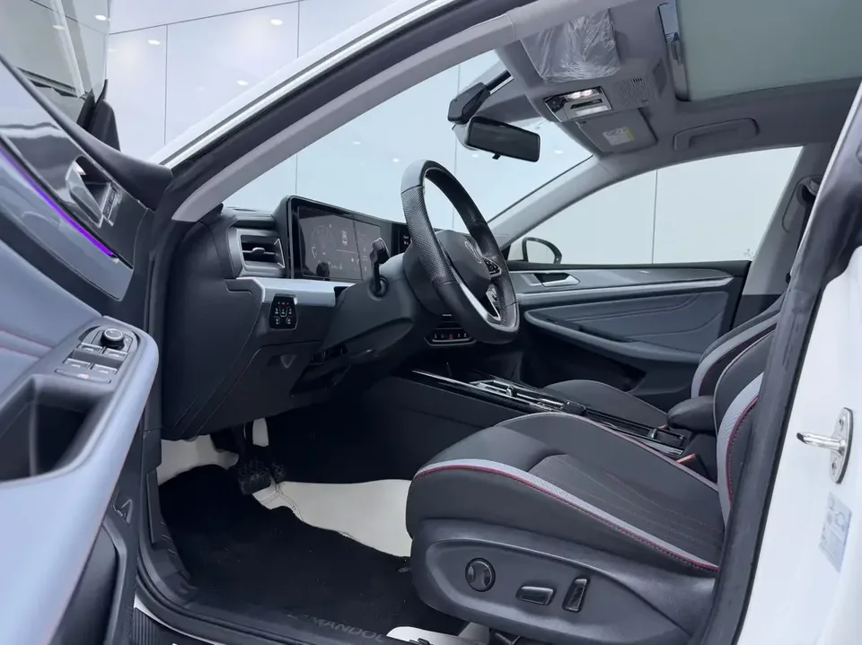 Volkswagen Lamando Lingdu 2022 Lingdu L 280TSI DSG Cool Edition 2022 — thumbnail 5