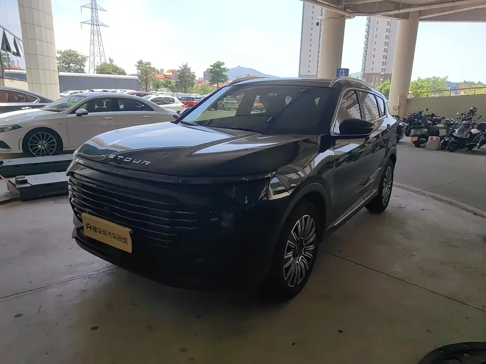 Jetour Jietu X70 PLUS Jietu X70 PLUS 2025 1.5T 6DCT Elite 5-seater 2025 — photo 1, buy with delivery to Moscow