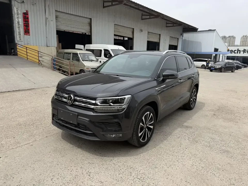 Volkswagen Tharu tuyue 2022 280TSI 2WD Deluxe Edition 2023 — photo 1, buy with delivery to Moscow