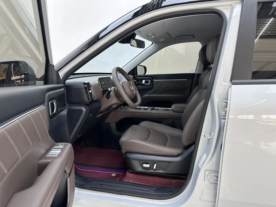 Wuling Starlight 560 PHEV Starlight 560 PHEV 2026 125km Luxury 2025 — миниатюра 5