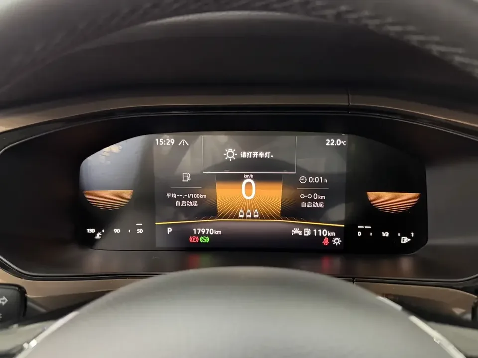 Volkswagen Tharu tuyue 2022 280TSI 2WD Deluxe Edition 2022 — thumbnail 3