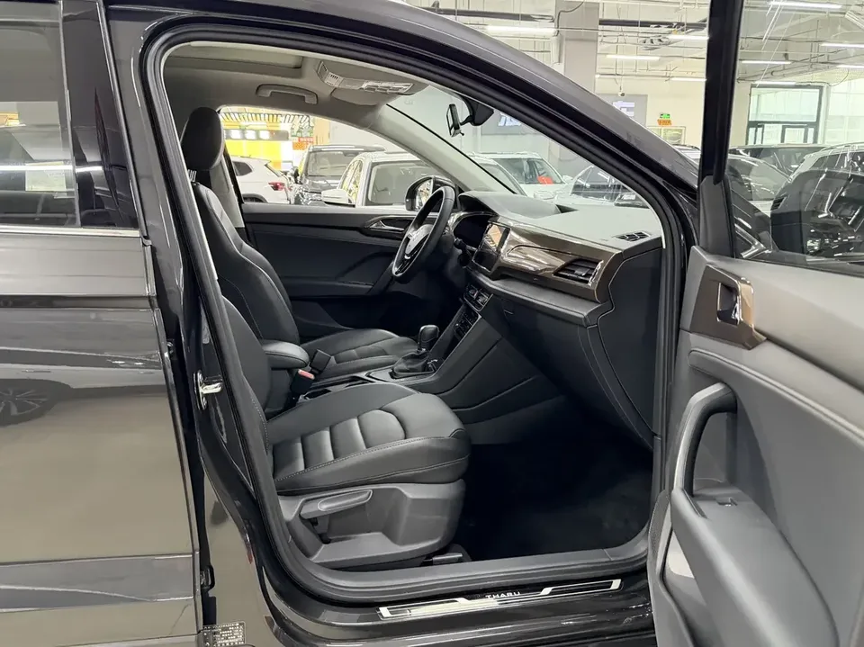 Volkswagen Tharu tuyue 2022 280TSI 2WD Deluxe Edition 2022 — thumbnail 4