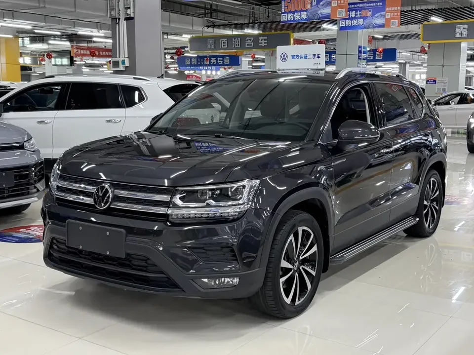 Volkswagen Tharu tuyue 2022 280TSI 2WD Deluxe Edition 2022 — photo 1, buy with delivery to Moscow