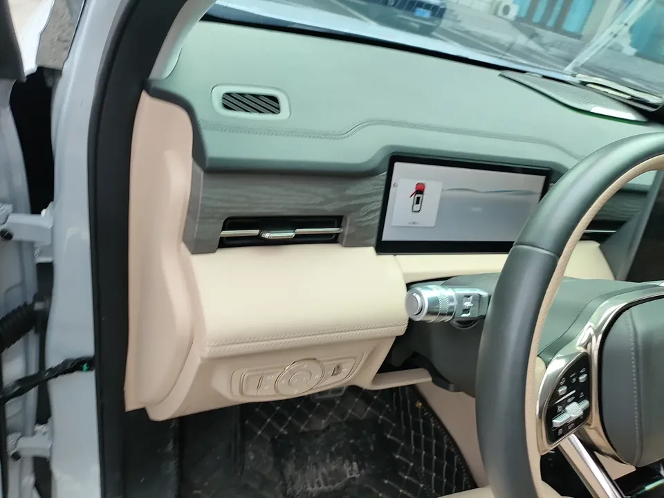 Jietu Shanhai L9 Jietu Shanhai L9 2025 1.5TD DHT 6-seat flagship version 2025 — thumbnail 4