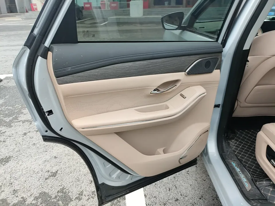 Jietu Shanhai L9 Jietu Shanhai L9 2025 1.5TD DHT 6-seat flagship version 2025 — thumbnail 5