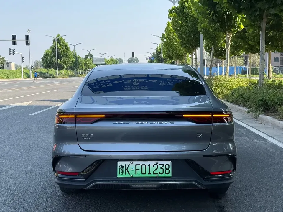 BYD Han DM Chinese DM 2022 DM-i 121KM Premium 2022 — thumbnail 2