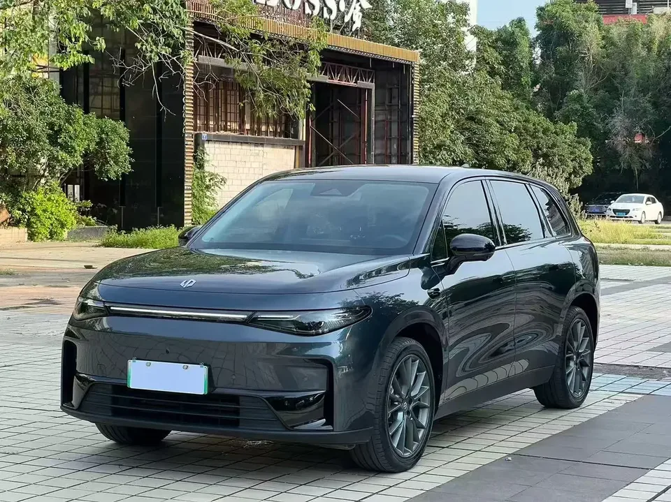 Leapmotor Zero running C10 Zero running C10 2026 Pure electric version 605 LiDAR version 2025 — photo 1, buy with delivery to Moscow