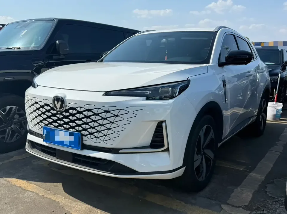 Changan CS55 Plus Changan CS55 PLUS 2024 The third generation 1.5T DCT premium model 2023 — photo 1, buy with delivery to Moscow