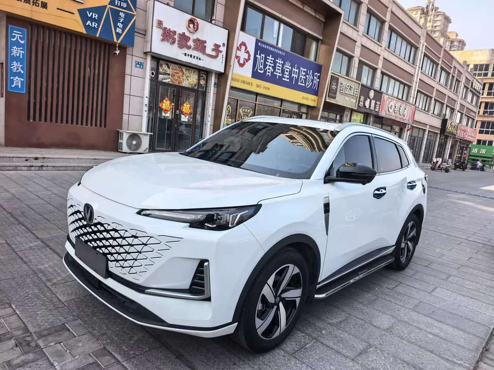 Changan CS55 Plus Changan CS55 PLUS 2024 The third generation 1.5T DCT premium model 2024 — photo 1, buy with delivery to Moscow