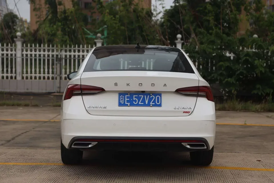 Skoda Octavia Octavia 2021 PRO TSI280 DSG Luxury Edition 2022 — thumbnail 2
