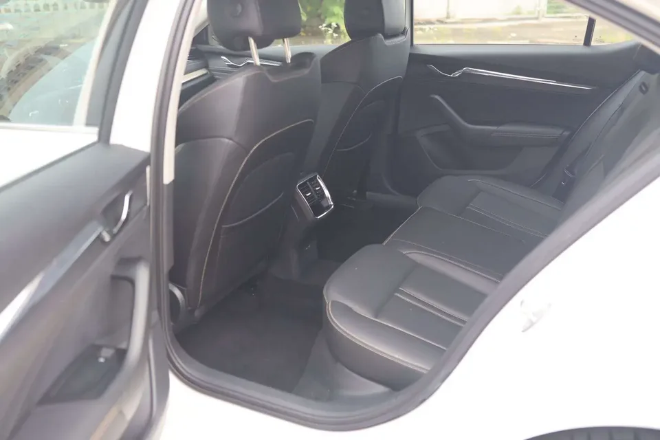 Skoda Octavia Octavia 2021 PRO TSI280 DSG Luxury Edition 2022 — thumbnail 4