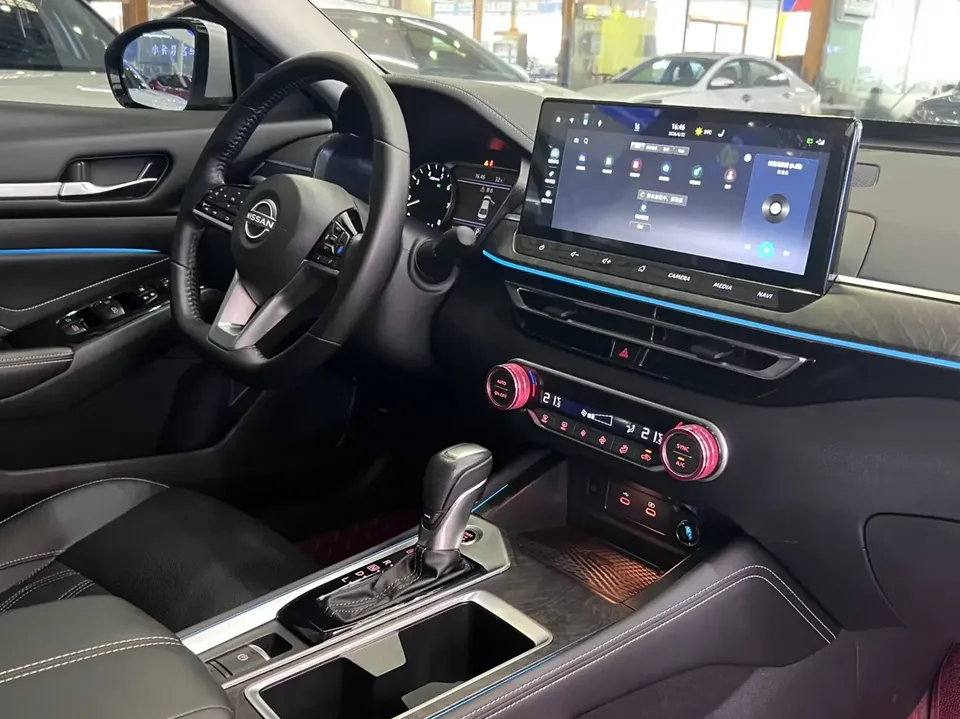 Nissan Altima Sound of nature 2022 2.0L XL-Upr Premium Edition 2024 — thumbnail 3