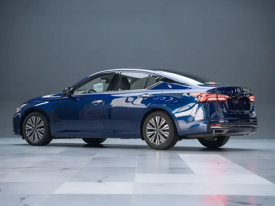 Nissan Altima Sound of nature 2022 2.0L XL-Upr Premium Edition 2022 — thumbnail 2