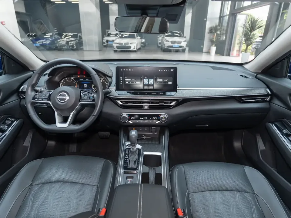 Nissan Altima Sound of nature 2022 2.0L XL-Upr Premium Edition 2022 — thumbnail 5