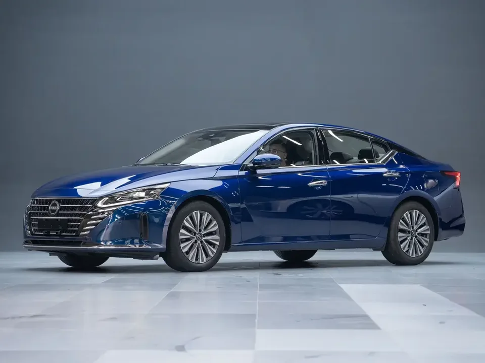 Nissan Altima Sound of nature 2022 2.0L XL-Upr Premium Edition 2022 — photo 1, buy with delivery to Moscow