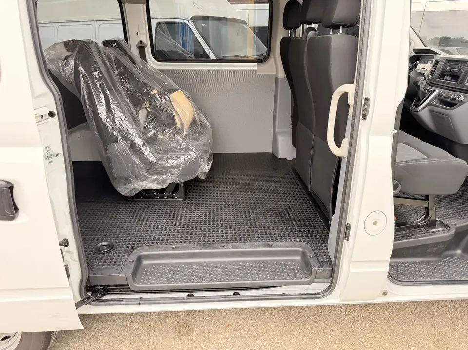 Datong Xintu V80 Xintu V80 2025 Modified value version 2.0T AMT Aoyuntong short wheelbase ultra-low roof 127Ps 5/6 seats 2025 — thumbnail 3