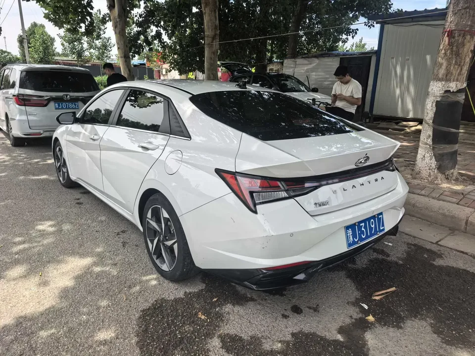 Hyundai Elantra Elantra 2022 1.5L CVT LUX Premium Edition 2022 — thumbnail 4