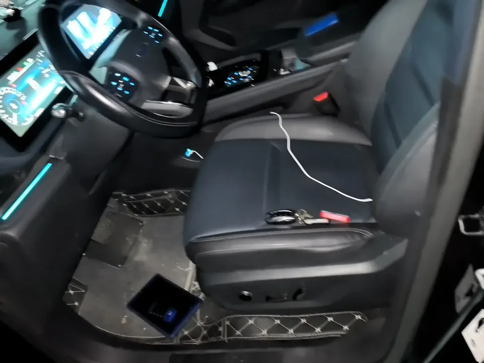 Ford Equator Sport Leading 2022 EcoBoost 170 Premium Edition 2023 — thumbnail 4