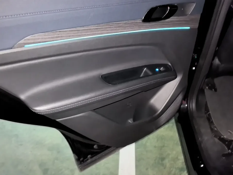 Ford Equator Sport Leading 2022 EcoBoost 170 Premium Edition 2023 — thumbnail 5
