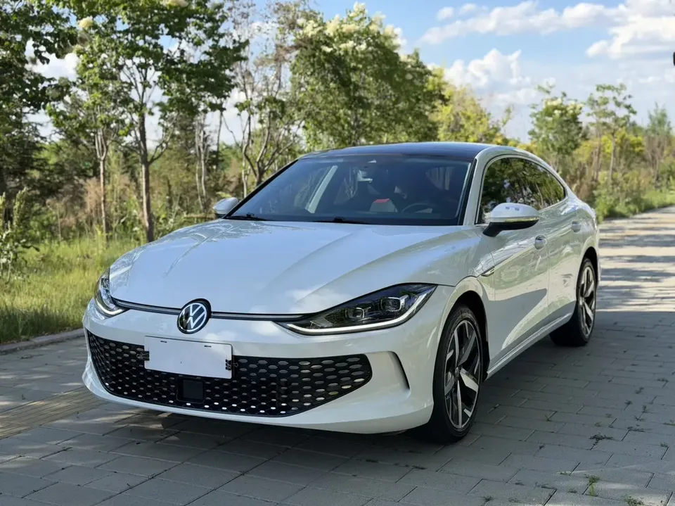 Volkswagen Lamando Lingdu 2023 Lingdu L 280TSI DSG Cool Edition 2023 — photo 1, buy with delivery to Moscow