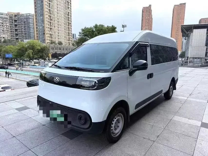 Datong Dana V1 Dana V1 2025 V1+ long wheelbase high roof multi-function version 62kWh 2025 — photo 1, buy with delivery to Moscow