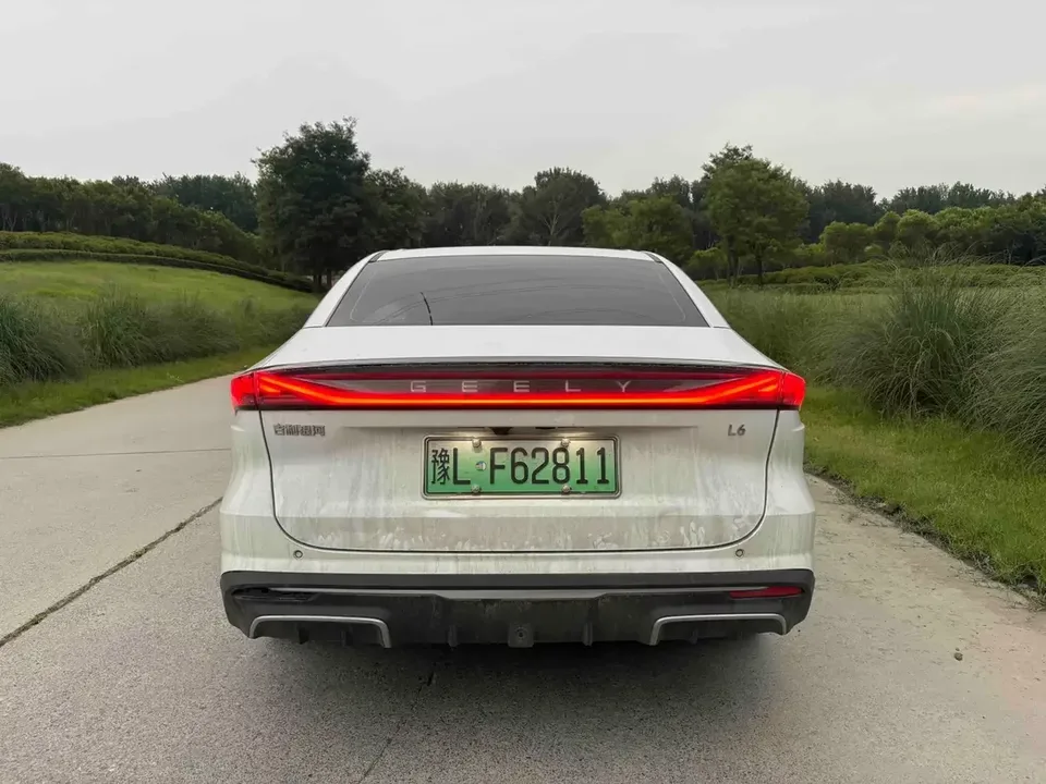 Geely Galaxy L6 Galaxy L6 2024 Longteng version 1.5T DHT 125km PLUS 2024 — thumbnail 5