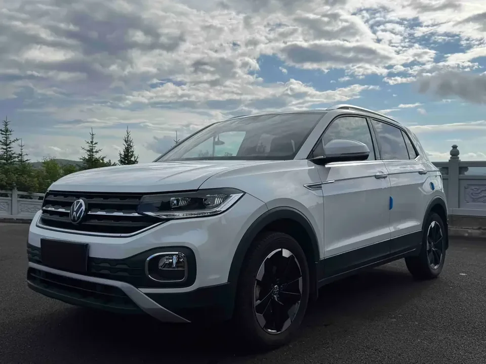 Volkswagen Explore the shadows Explore the shadows 2021 1.5L Automatic Joy-Link Edition 2022 — photo 1, buy with delivery to Moscow