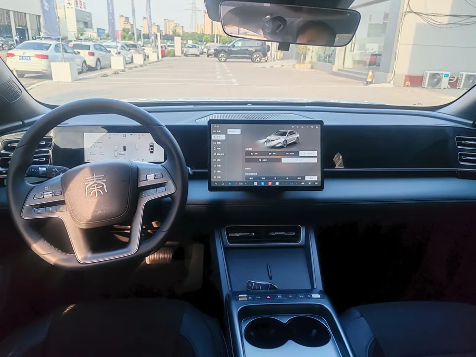 BYD Qin L DM Qin L DM 2026 DM-i 210KM Superior Model 2026 — thumbnail 3