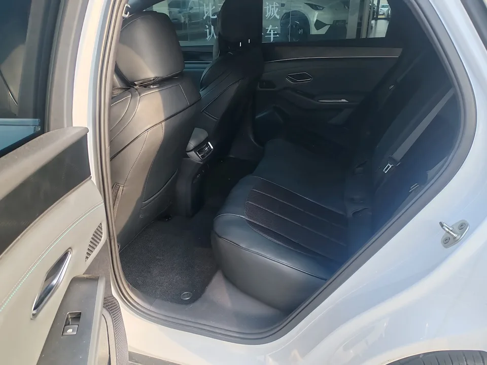 BYD Qin L DM Qin L DM 2026 DM-i 210KM Superior Model 2026 — thumbnail 4