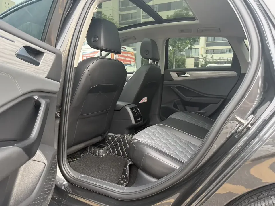 Volkswagen Sagitar Sagitar 2024 300TSI DSG Beyond Edition 2024 — thumbnail 3