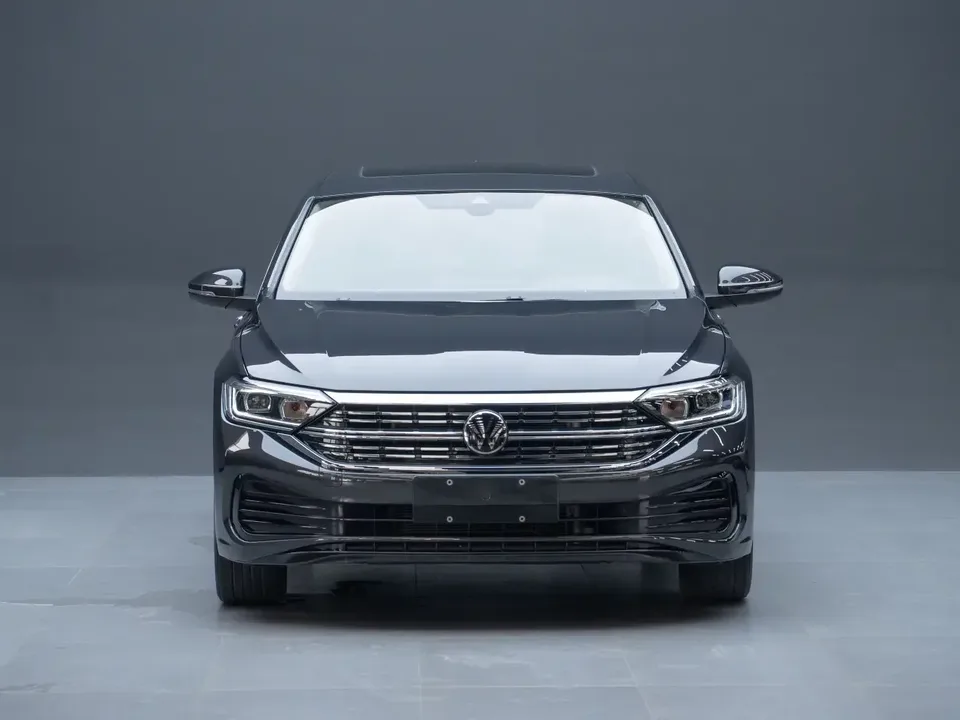Volkswagen Sagitar Sagitar 2023 280TSI DSG Beyond Edition Plus 2022 — photo 1, buy with delivery to Moscow