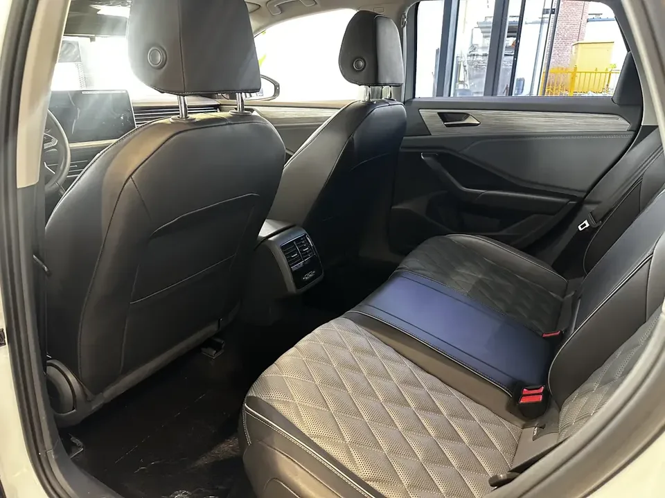 Volkswagen Sagitar Sagitar 2024 300TSI DSG Flying Edition 2024 — thumbnail 5