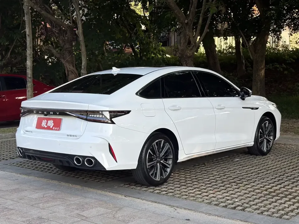 Chery Arrizo 8 Arrizo 8 2025 1.6TGDI DCT Intelligence 2025 — thumbnail 2