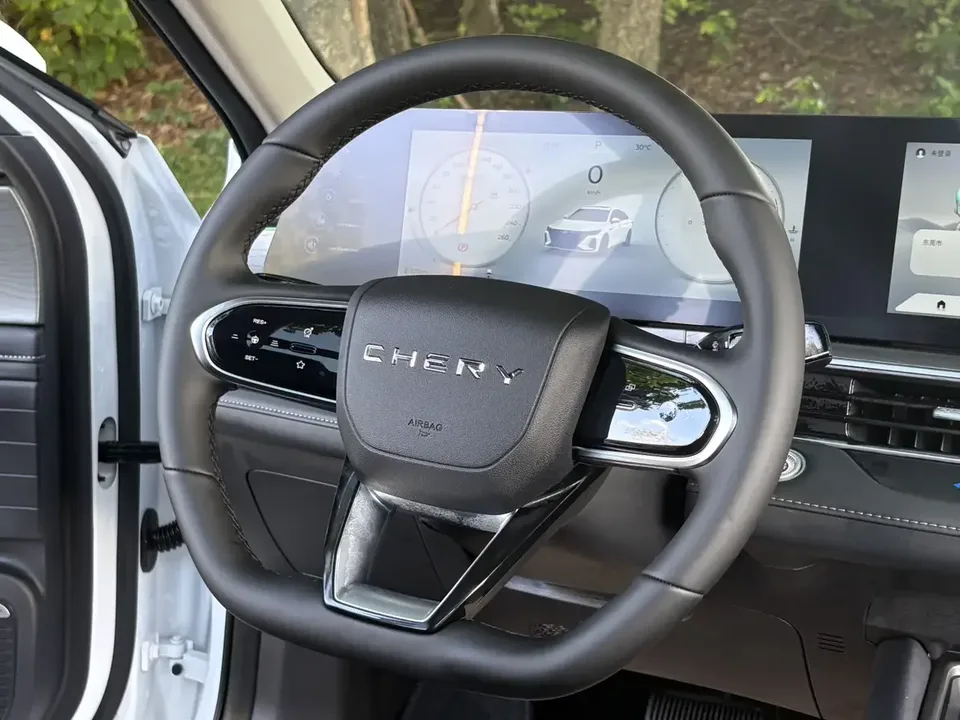 Chery Arrizo 8 Arrizo 8 2025 1.6TGDI DCT Intelligence 2025 — thumbnail 5