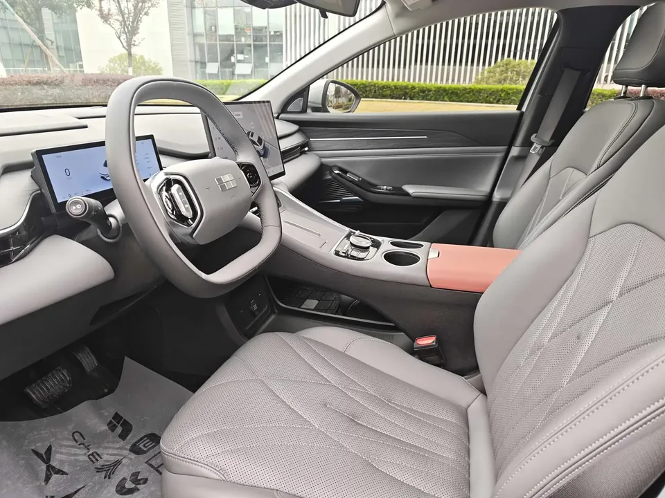 Geely Galaxy L6 Galaxy L6 2025 1.5 EM-i DHT 140KM Starship Edition 2025 — thumbnail 5
