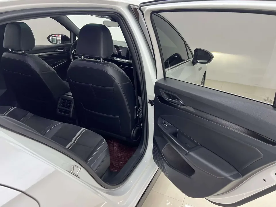 Volkswagen Golf golf 2021 280TSI DSG R-Line 2022 — thumbnail 3