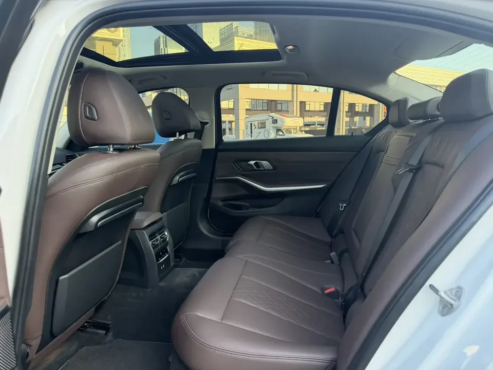 BMW 3 Series BMW 3 Series 2022 320Li M Sport Package 2022 — thumbnail 4