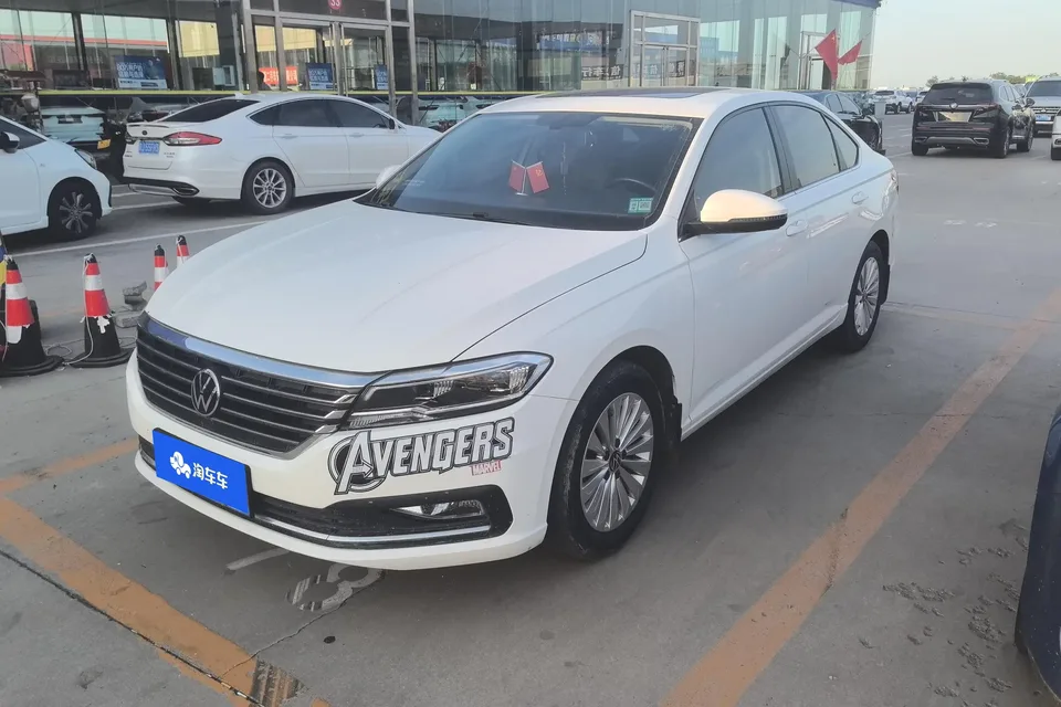 Volkswagen Lavida Lavida 2021 1.5L Automatic Comfort Edition 2022 — photo 1, buy with delivery to Moscow