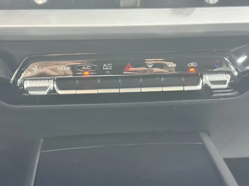 Wuling Jiachen Wuling Jiachen 2022 1.5T CVT Premium Flagship Model 2023 — thumbnail 3