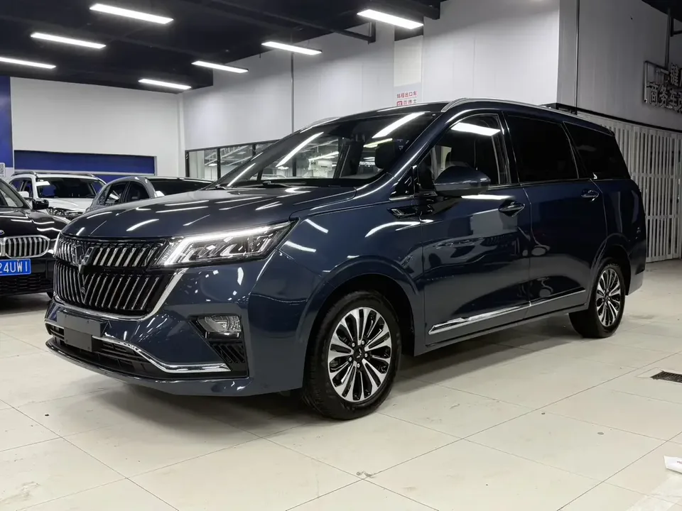 Wuling Jiachen Wuling Jiachen 2022 1.5T CVT Premium Flagship Model 2023 — photo 1, buy with delivery to Moscow