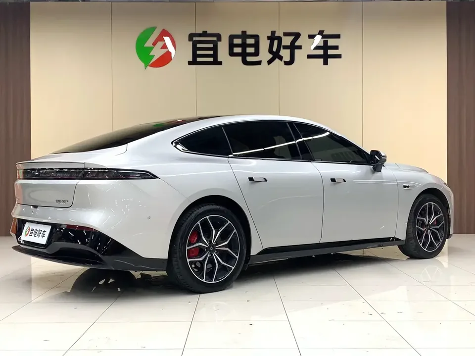 Dongfeng YiPai 007 Yipai 007 2025 Pure Electric 565 Four-Wheel Drive Max Pilot Edition 2025 — миниатюра 2