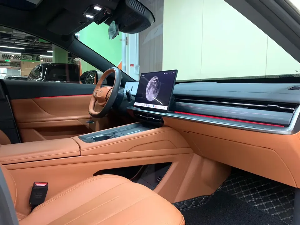 Dongfeng YiPai 007 Yipai 007 2025 Pure Electric 565 Four-Wheel Drive Max Pilot Edition 2025 — миниатюра 4