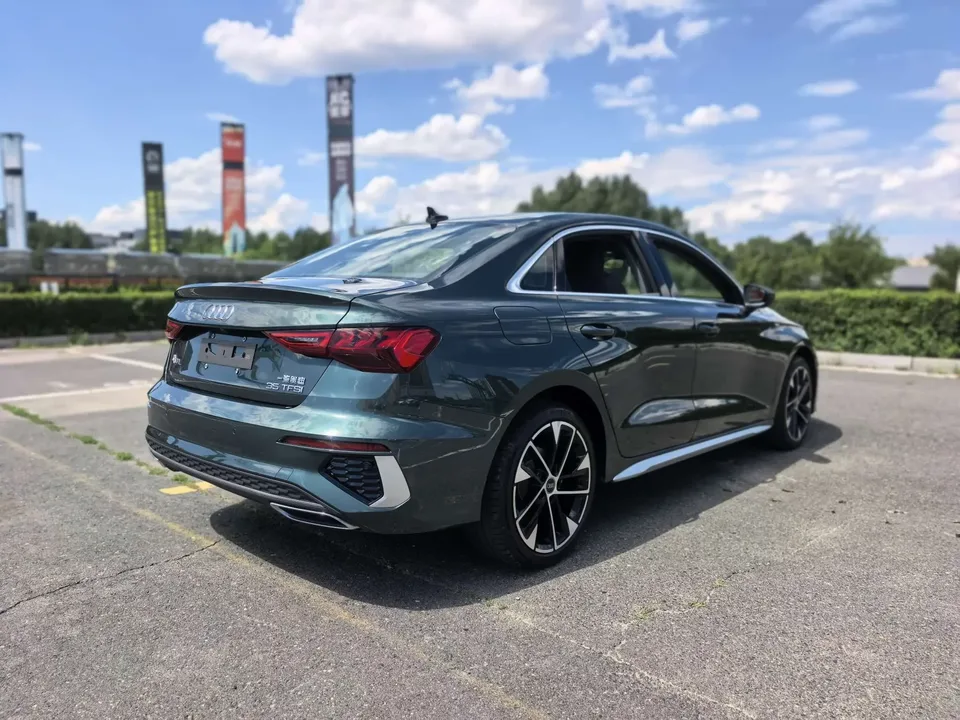 Audi A3 Audi A3 2023 A3L Limousine 35 TFSI Stylish Sports 2023 — миниатюра 2
