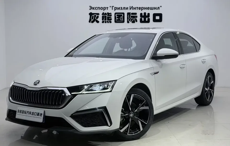 Skoda Octavia Octavia 2022 PRO TSI280 DSG Luxury Edition 2023 — photo 1, buy with delivery to Moscow