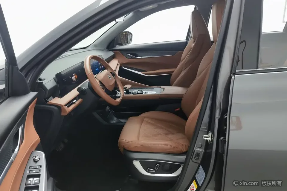Changan CS75PLUS Changan CS75 PLUS 2023 The third generation 1.5T automatic premium model 2023 — thumbnail 5