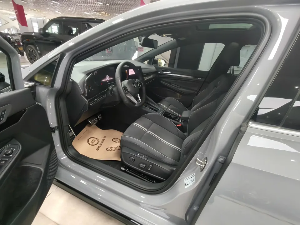 Volkswagen Golf golf 2023 280TSI DSG R-Line Lite 2024 — thumbnail 4