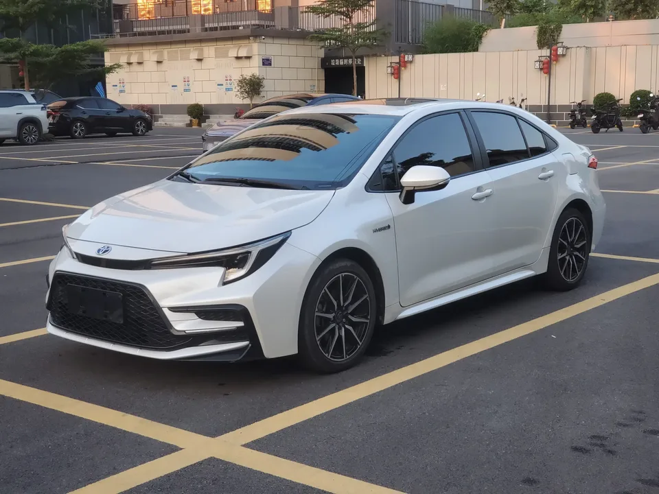 Toyota Levin Lei Ling 2023 Hybrid 1.8L Sports Edition 2023 — photo 1, buy with delivery to Moscow
