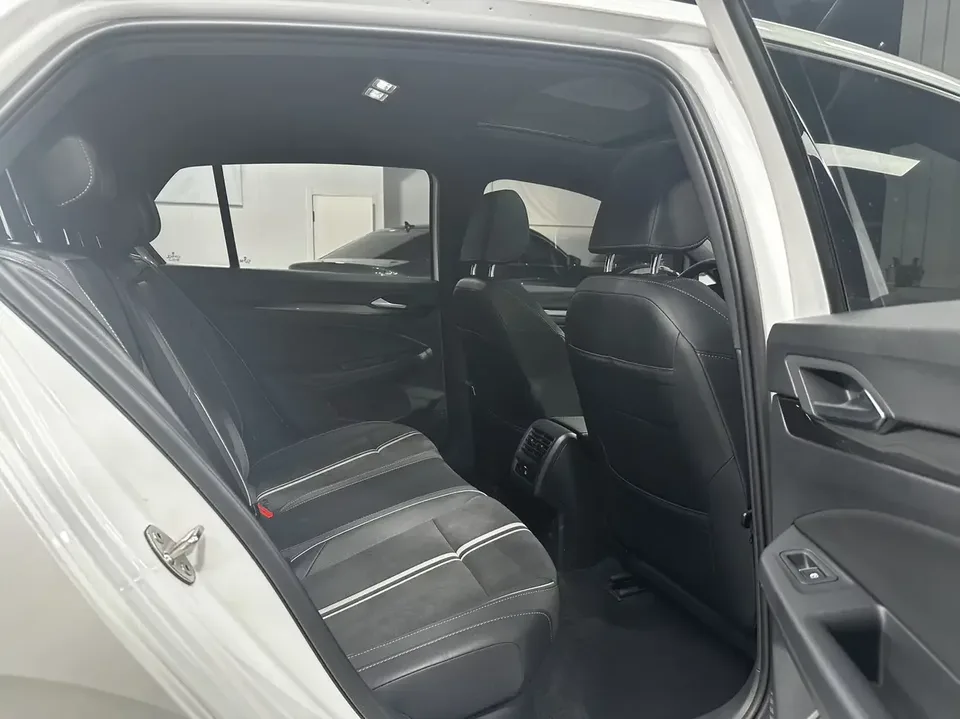 Volkswagen Golf golf 2021 280TSI DSG R-Line 2022 — миниатюра 5