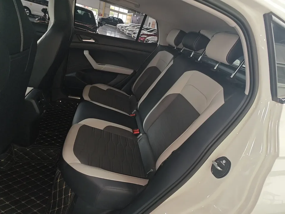 Volkswagen Tharu tuyue 2025 New 1.5L Sharp Edition 2025 — thumbnail 3